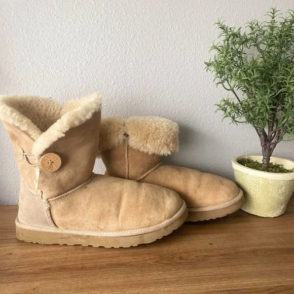 UGG Women's Tan Shearling Boots - Picture 1 of 6